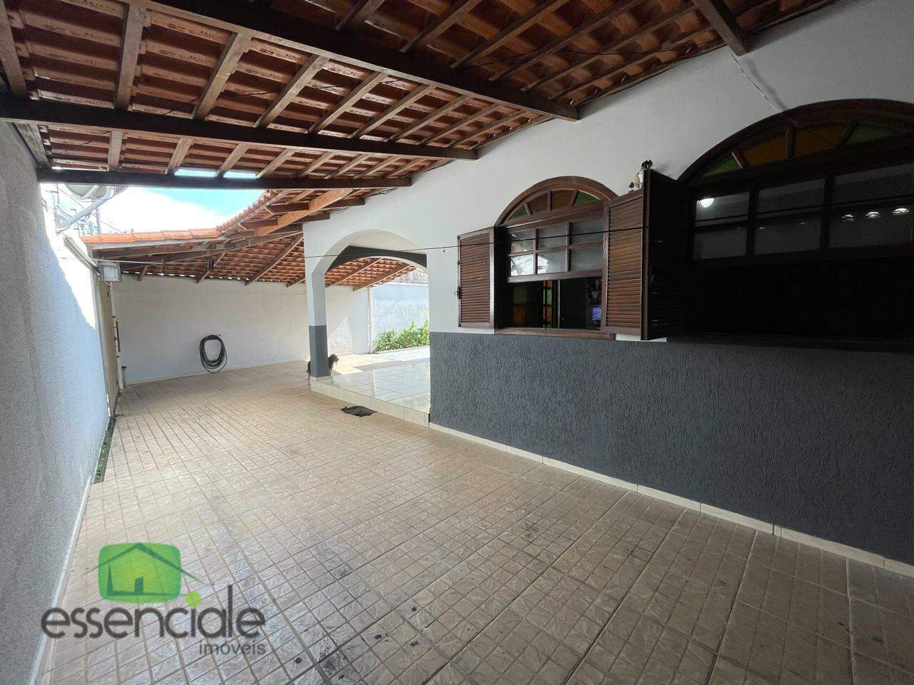 Casa à venda com 3 quartos, 200m² - Foto 4