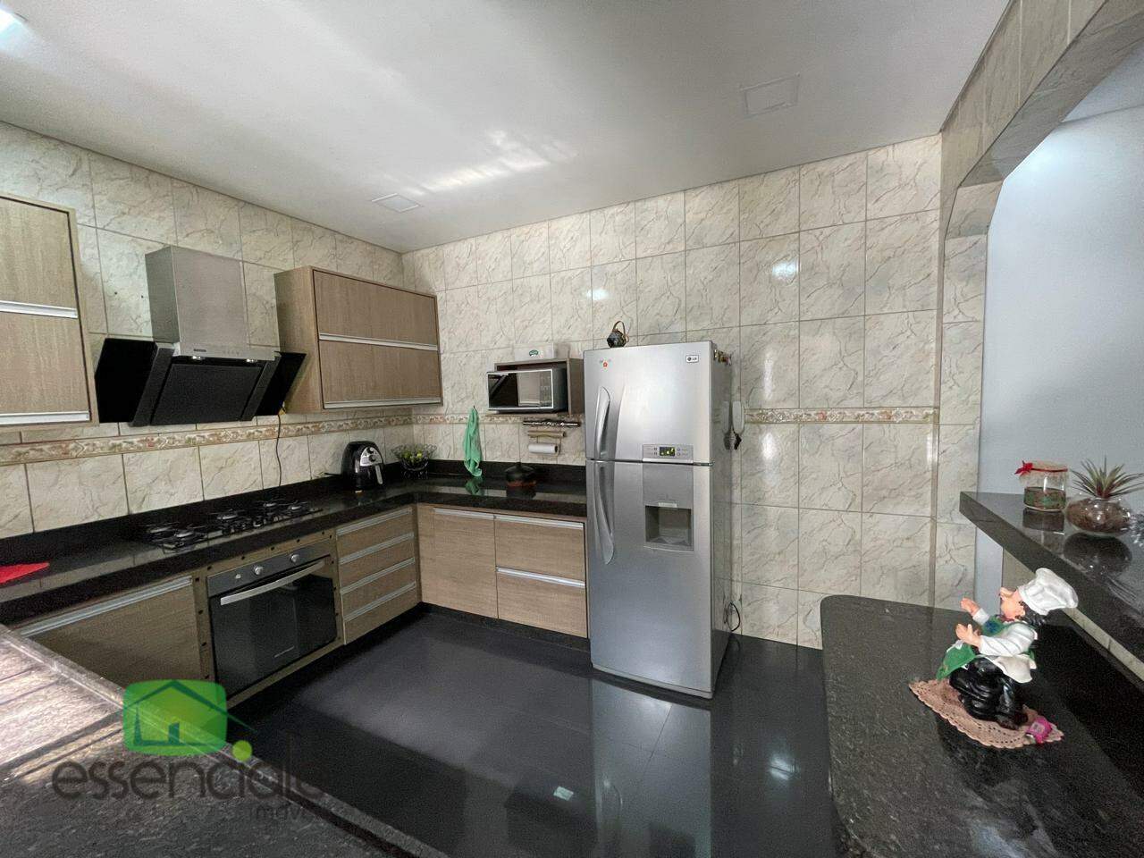 Casa à venda com 3 quartos, 200m² - Foto 18