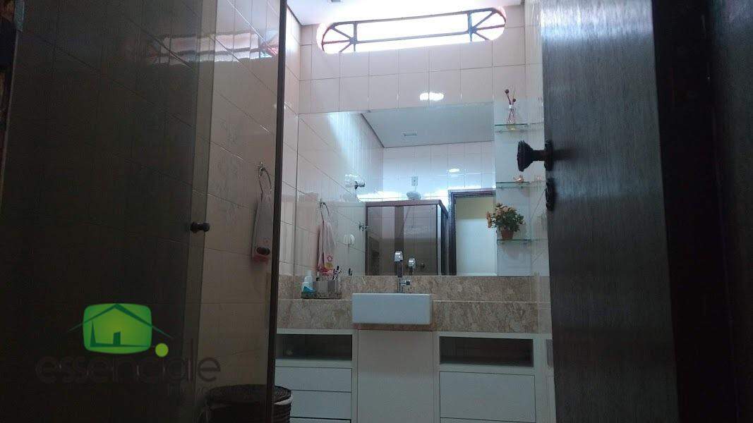 Casa para alugar com 6 quartos, 450m² - Foto 9
