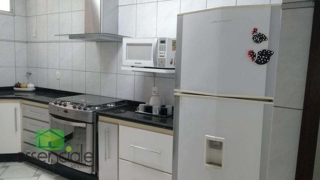 Casa para alugar com 6 quartos, 450m² - Foto 21