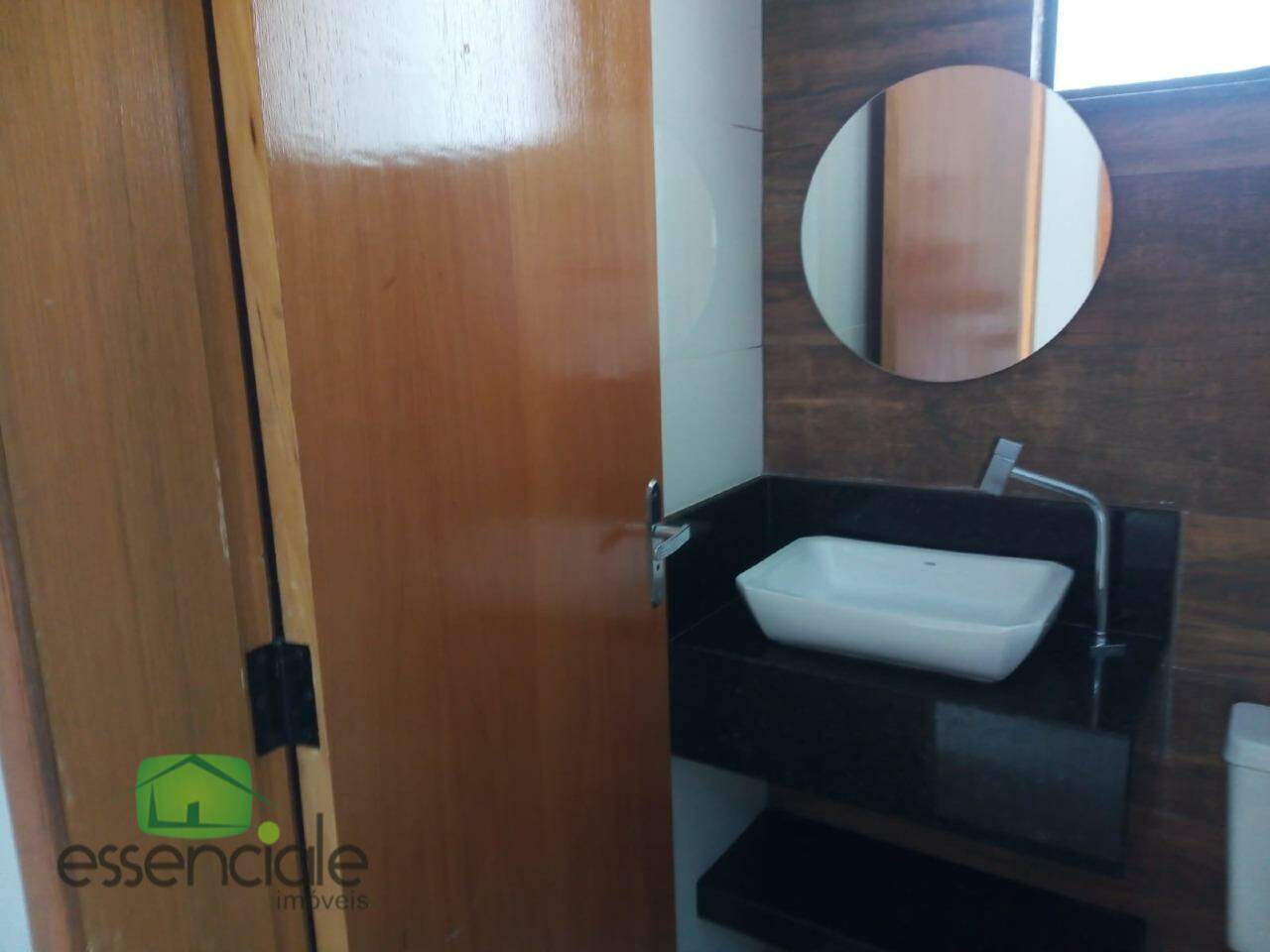 Casa para alugar com 3 quartos, 210m² - Foto 2