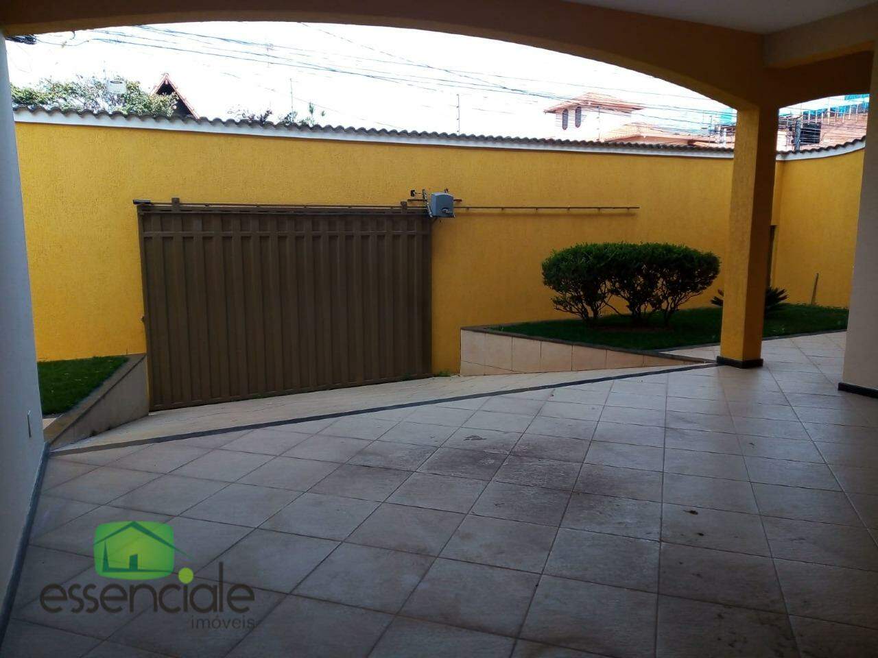 Casa para alugar com 4 quartos, 260m² - Foto 4