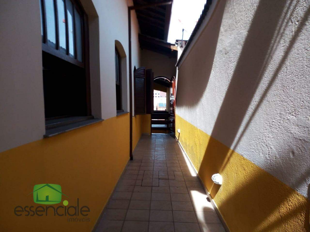 Casa para alugar com 4 quartos, 260m² - Foto 10