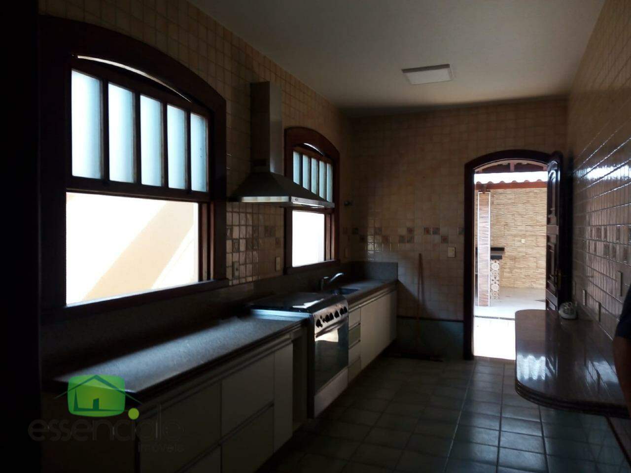 Casa para alugar com 4 quartos, 260m² - Foto 14