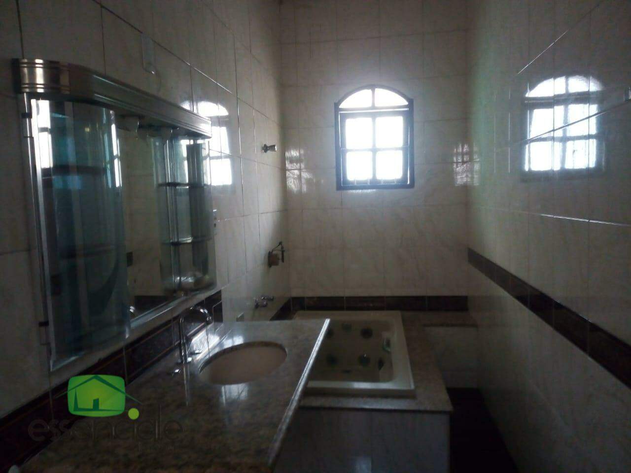 Casa para alugar com 4 quartos, 150m² - Foto 12