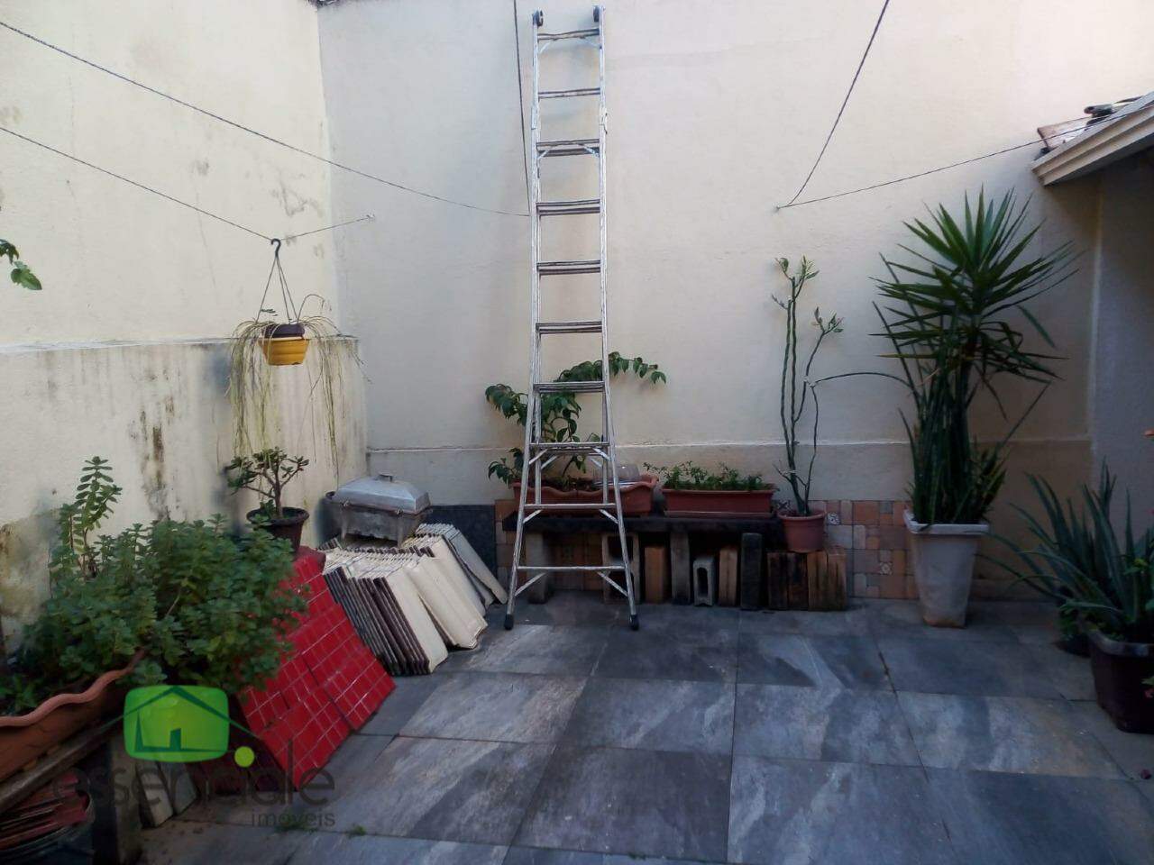 Casa para alugar com 3 quartos, 180m² - Foto 2
