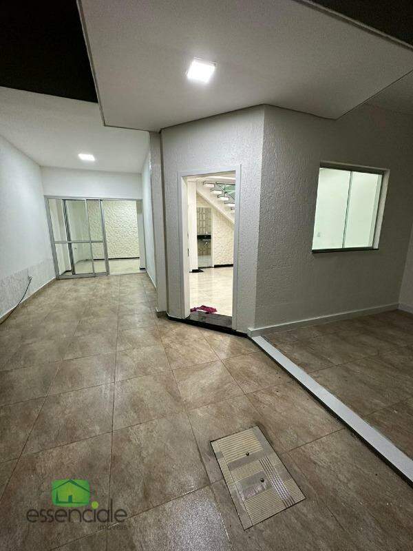Casa para alugar com 3 quartos, 100m² - Foto 2