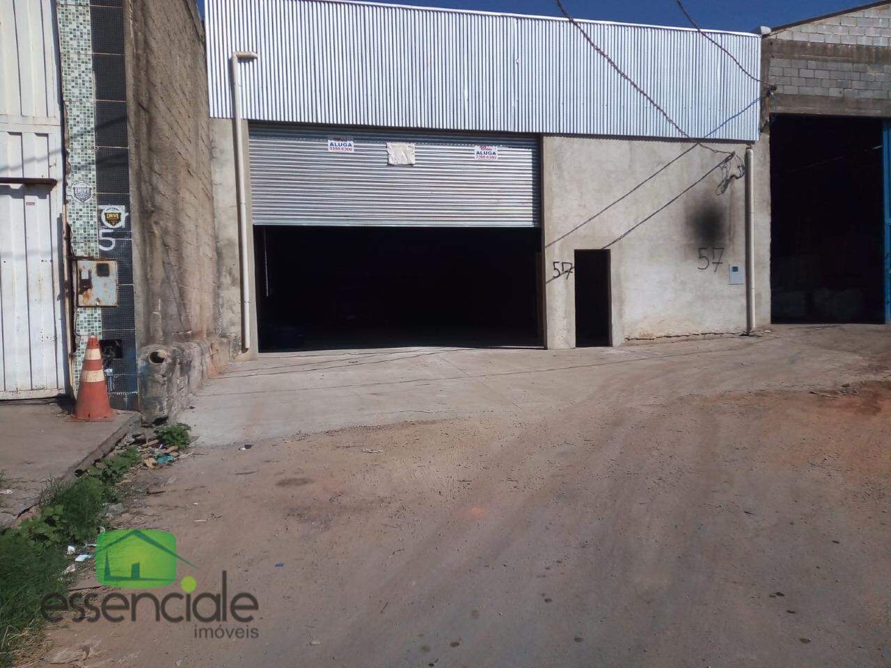 Depósito-Galpão-Armazém para alugar, 660m² - Foto 1