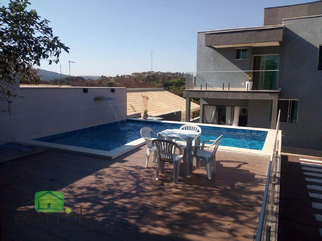 Casa à venda com 3 quartos, 300m² - Foto 4