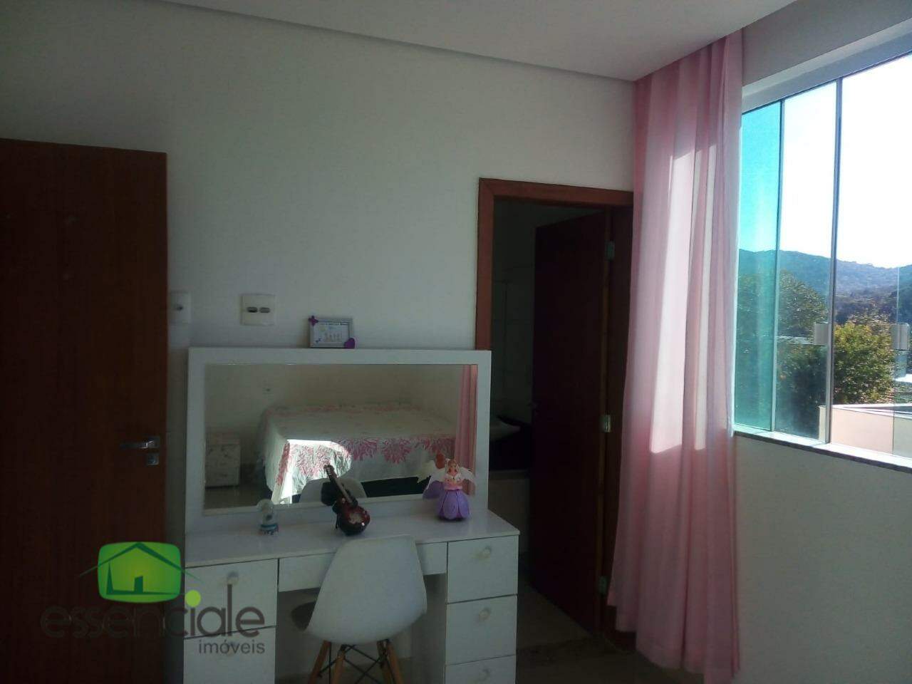 Casa à venda com 3 quartos, 300m² - Foto 19