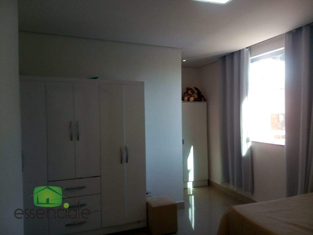 Casa à venda com 3 quartos, 300m² - Foto 16