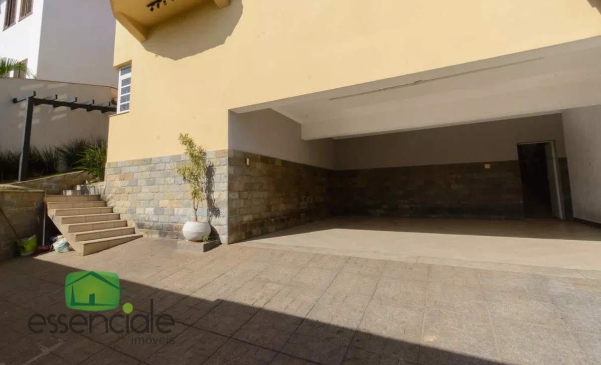 Casa para alugar com 3 quartos, 300m² - Foto 1