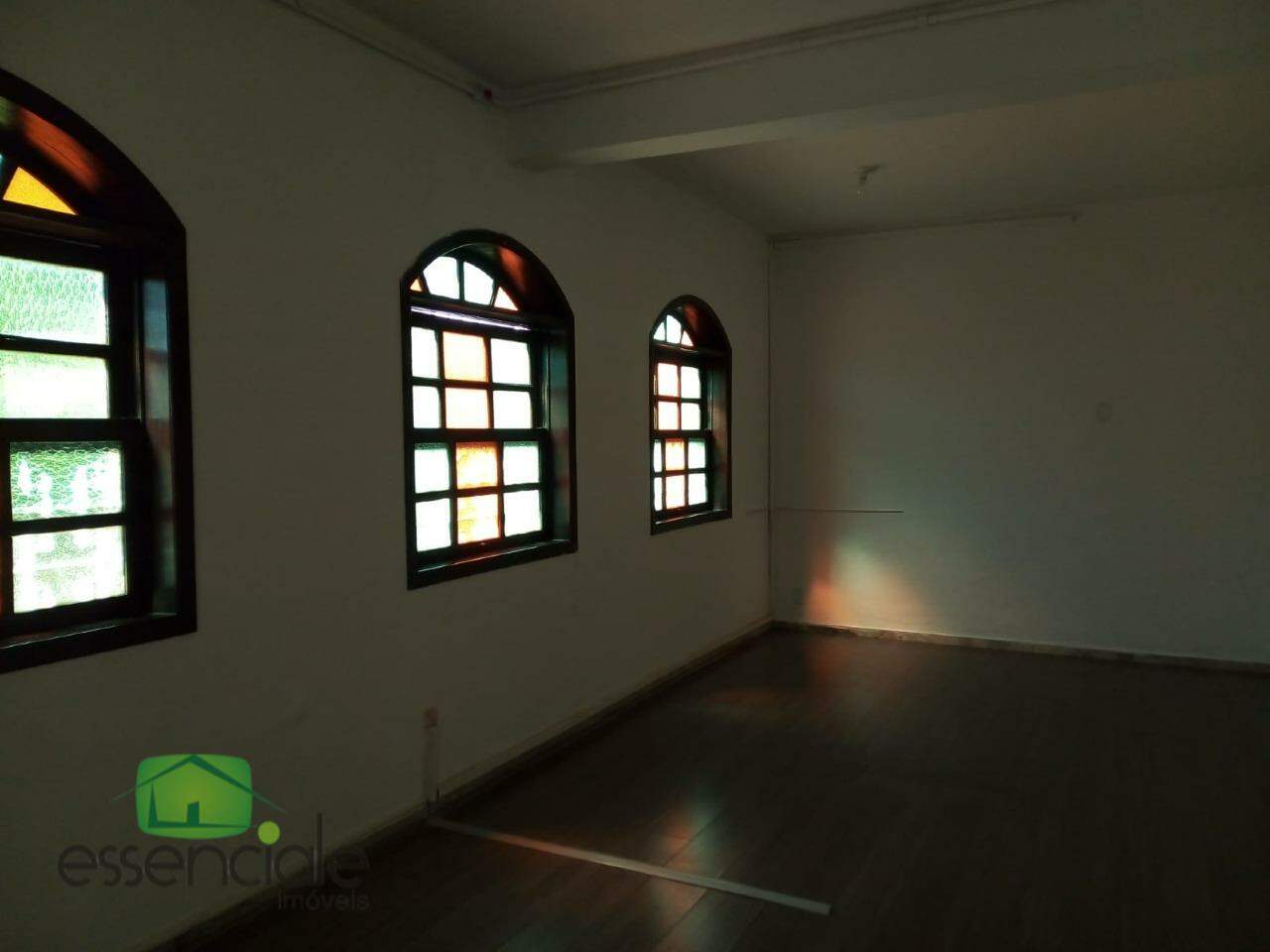 Casa para alugar com 6 quartos, 350m² - Foto 14