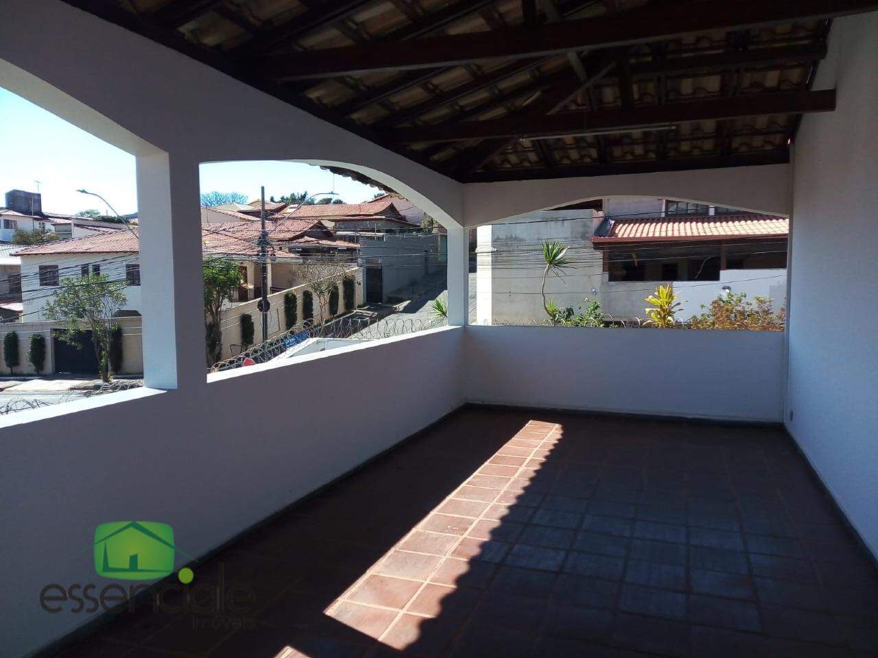 Casa para alugar com 6 quartos, 350m² - Foto 8