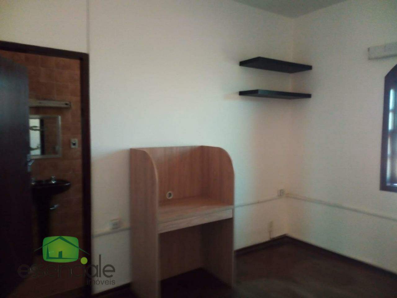Casa para alugar com 6 quartos, 350m² - Foto 11