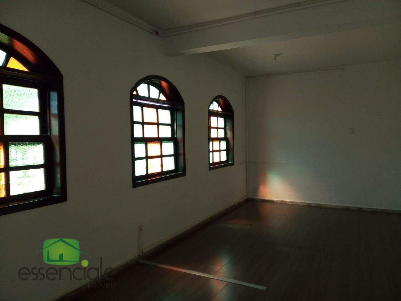 Casa para alugar com 6 quartos, 350m² - Foto 10