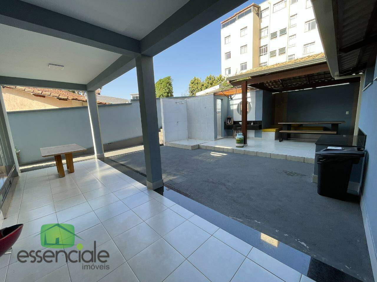Casa à venda com 3 quartos, 310m² - Foto 9