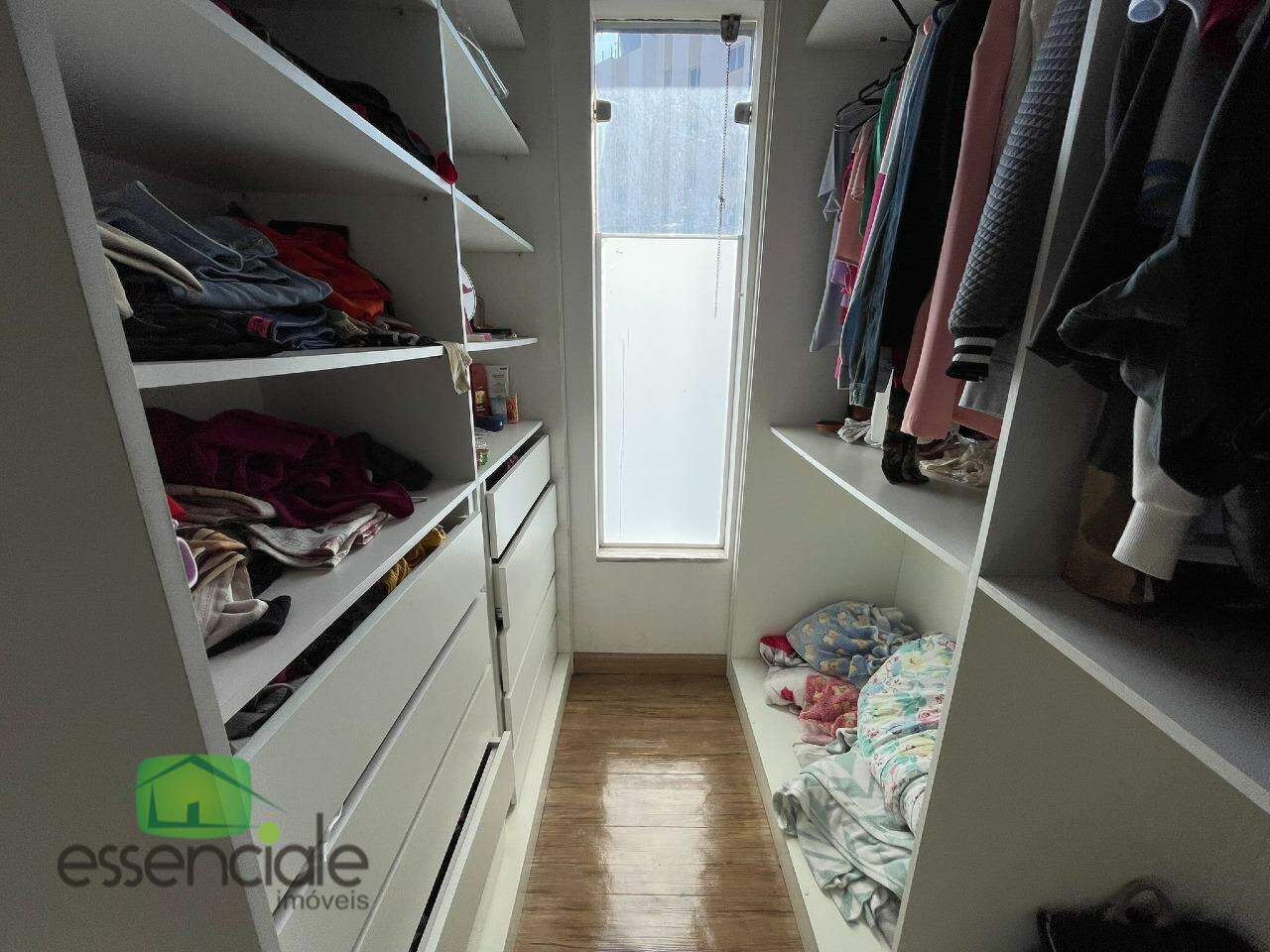 Casa à venda com 3 quartos, 310m² - Foto 18