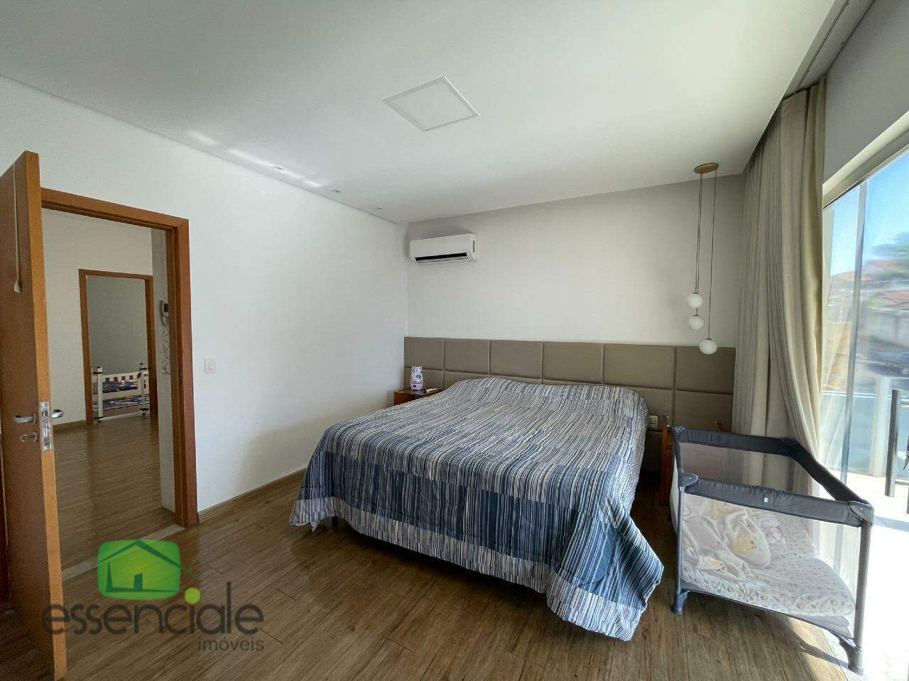 Casa à venda com 3 quartos, 310m² - Foto 16