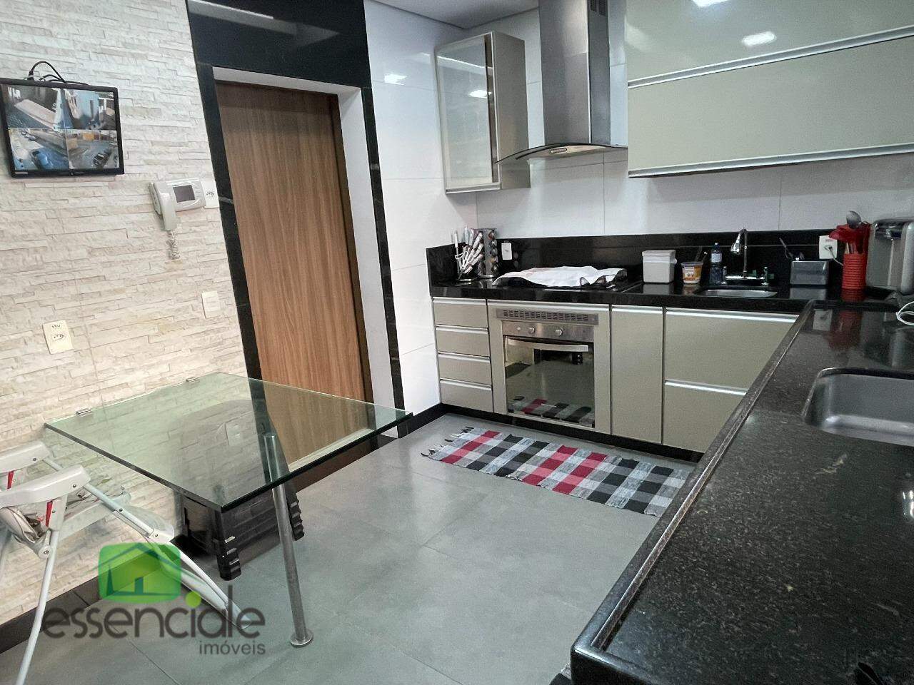 Casa à venda com 3 quartos, 310m² - Foto 7