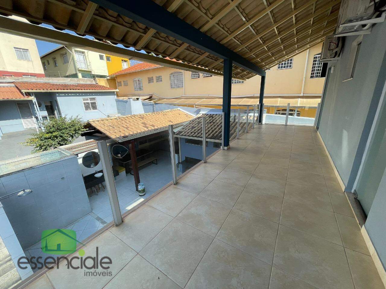 Casa à venda com 3 quartos, 310m² - Foto 25