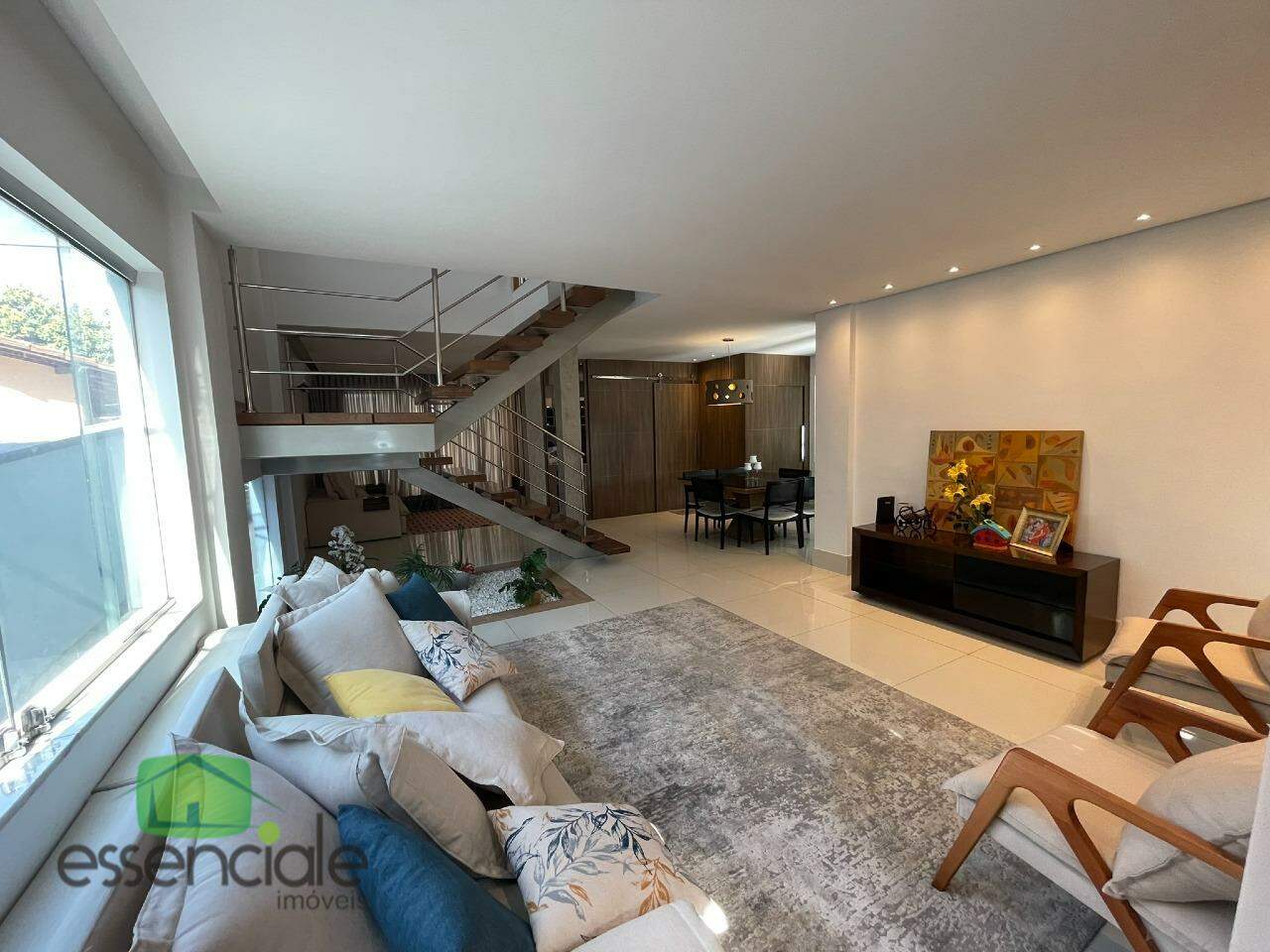 Casa à venda com 3 quartos, 310m² - Foto 3
