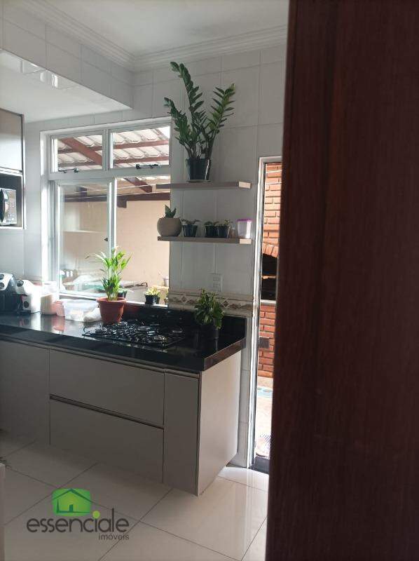 Apartamento à venda com 2 quartos, 80m² - Foto 17