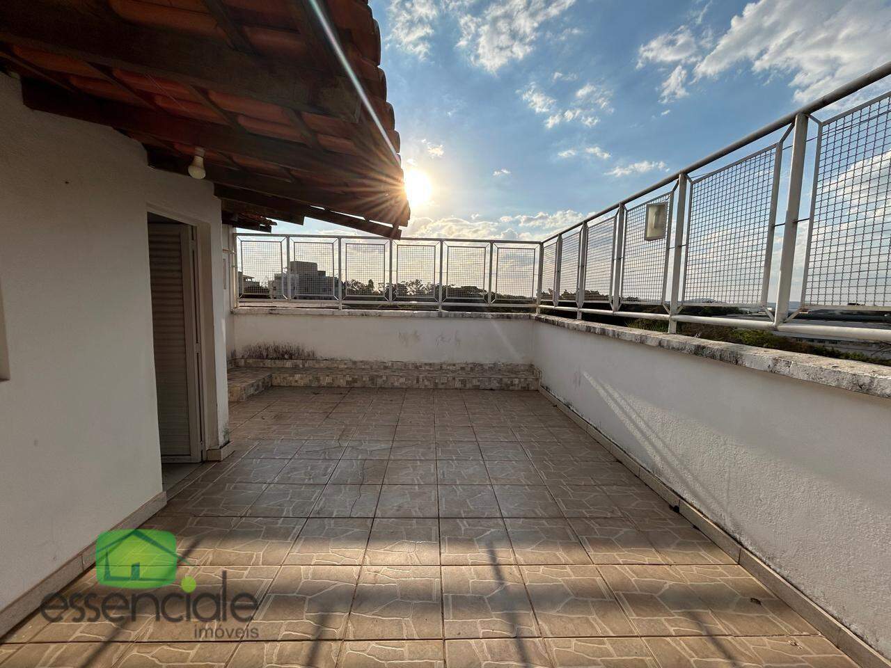 Cobertura à venda com 3 quartos, 76m² - Foto 1