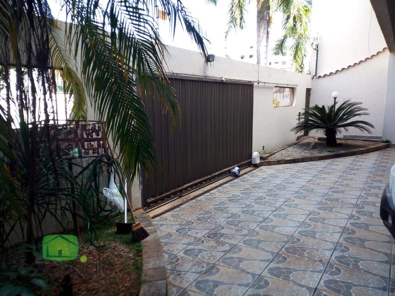 Casa para alugar com 1 quarto, 360m² - Foto 2