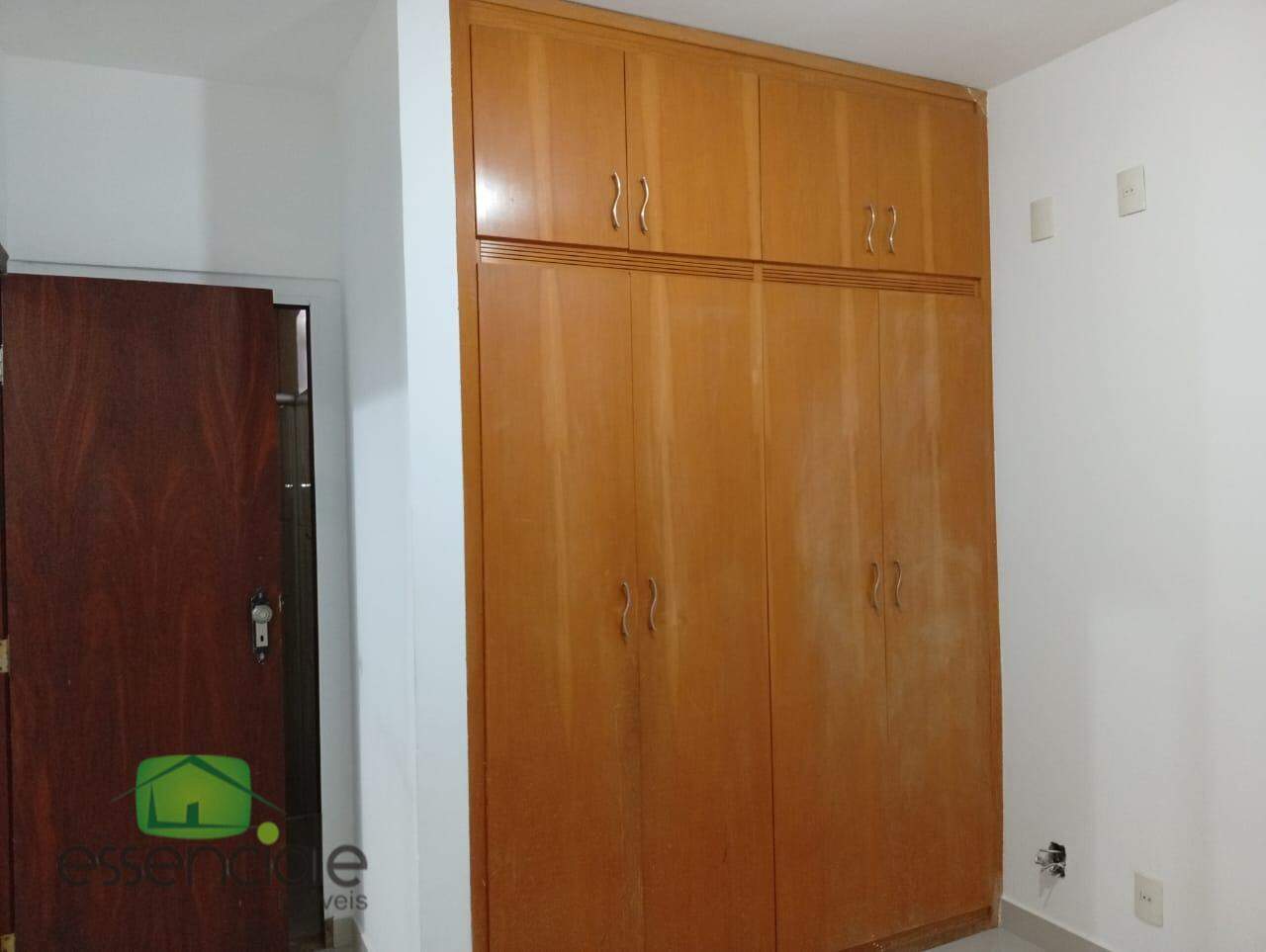 Apartamento para alugar com 3 quartos, 90m² - Foto 2
