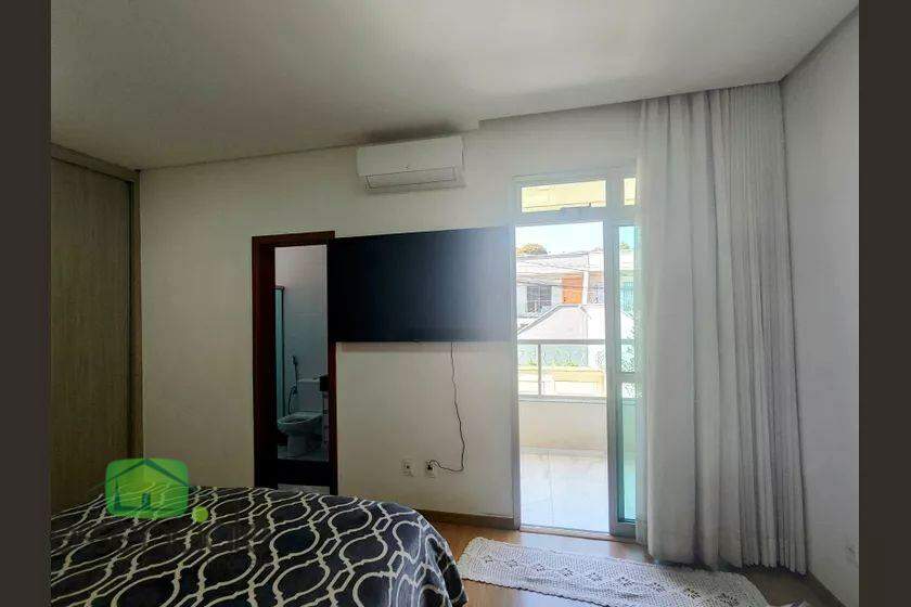 Casa à venda com 3 quartos, 306m² - Foto 15