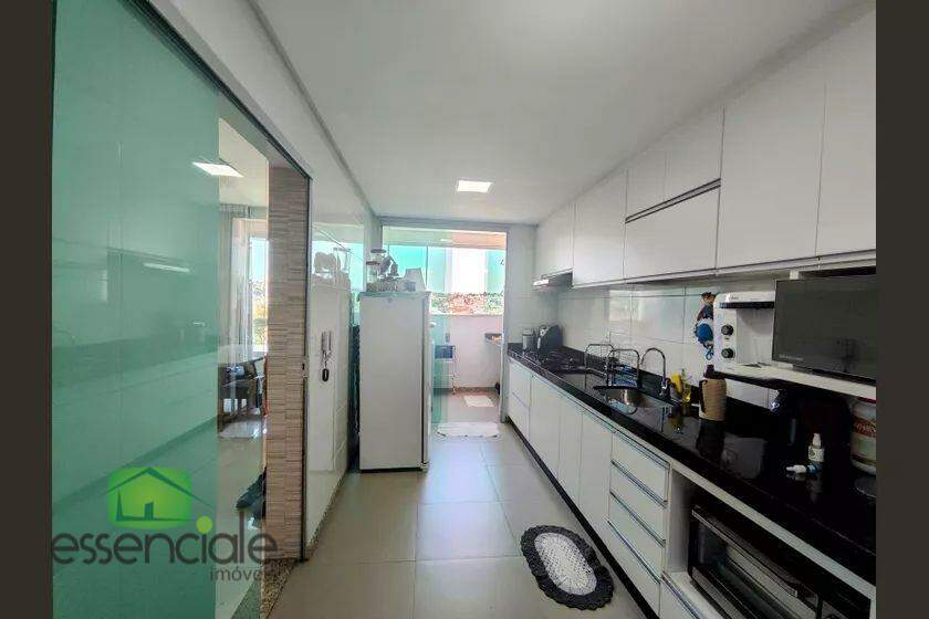 Casa à venda com 3 quartos, 306m² - Foto 7