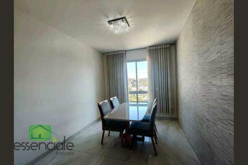 Casa à venda com 3 quartos, 306m² - Foto 3