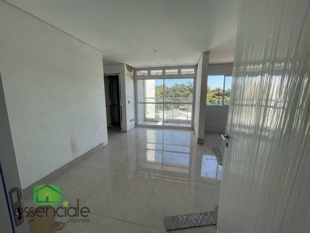 Apartamento à venda com 2 quartos, 60m² - Foto 3