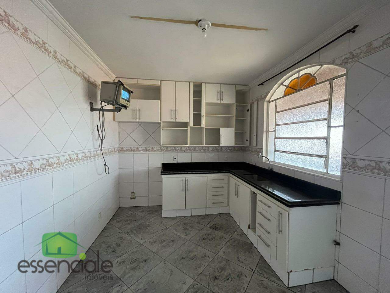 Casa para alugar com 4 quartos, 302m² - Foto 10