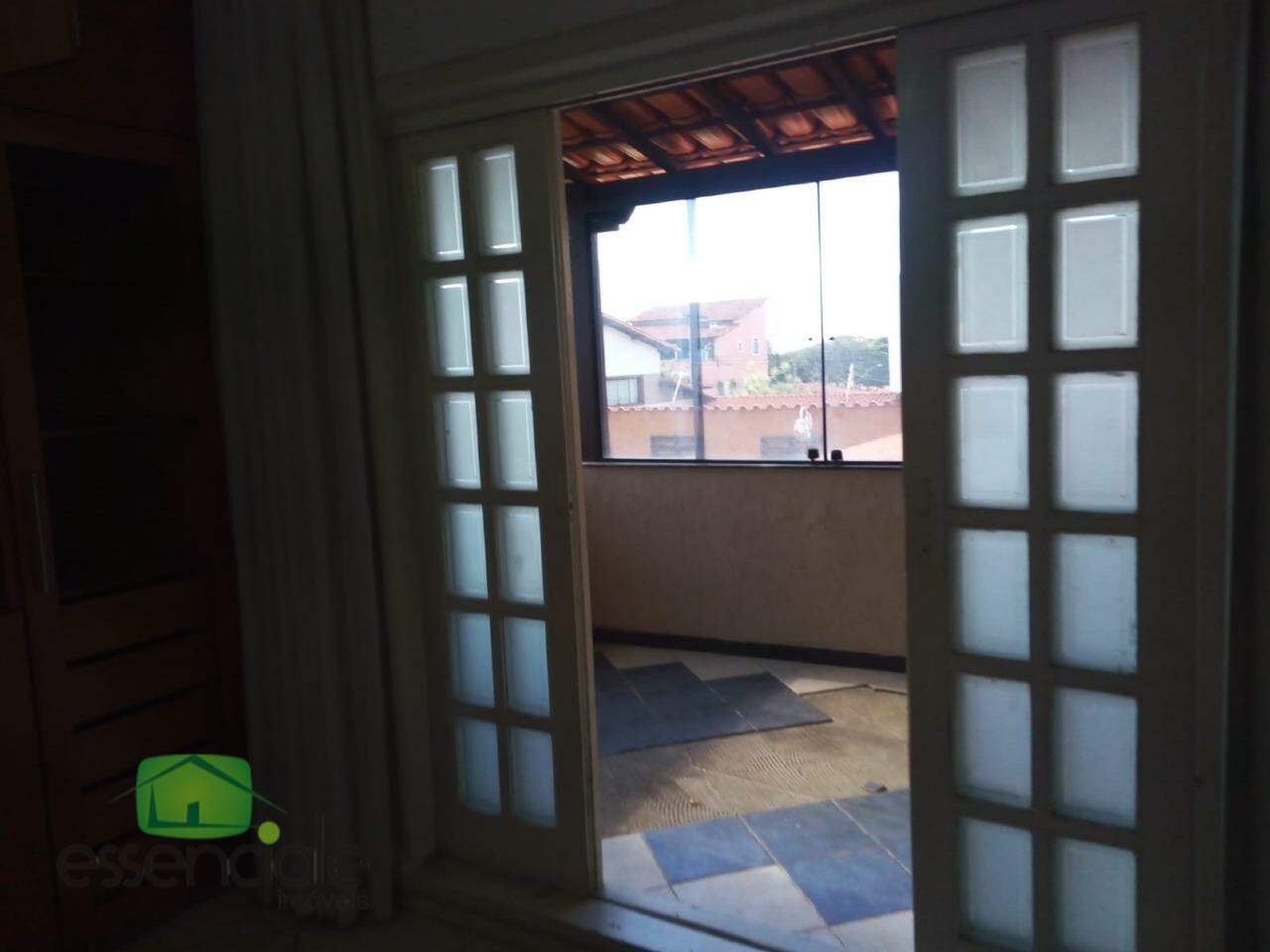 Casa para alugar com 4 quartos, 302m² - Foto 13