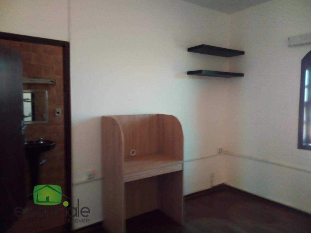 Casa para alugar com 6 quartos, 350m² - Foto 11