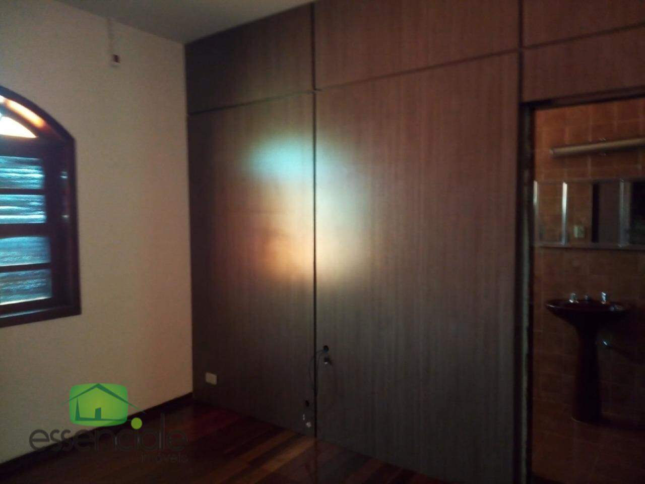 Casa para alugar com 6 quartos, 350m² - Foto 17