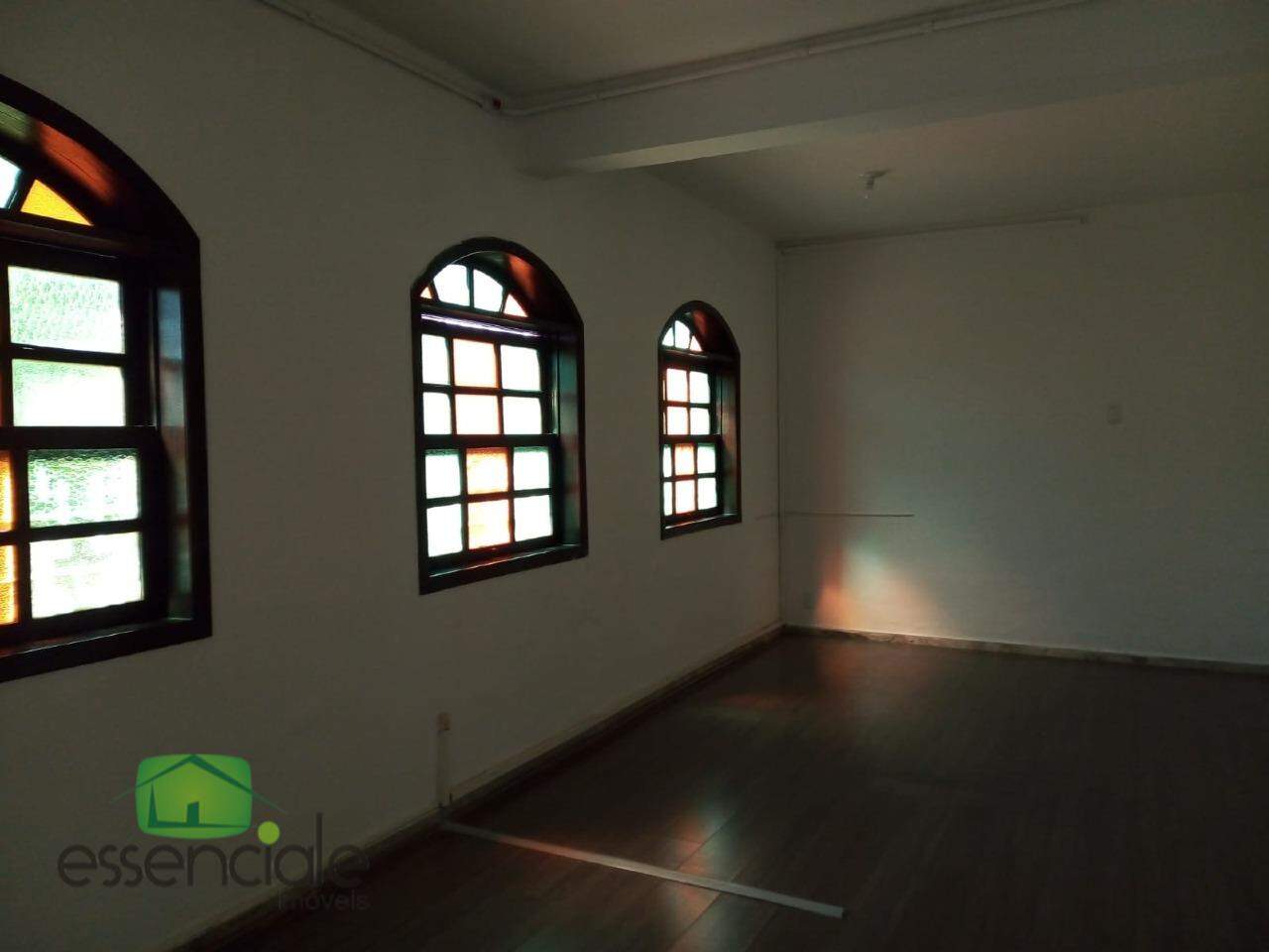 Casa para alugar com 6 quartos, 350m² - Foto 10