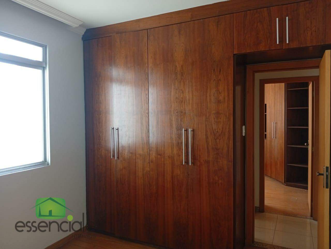 Apartamento para alugar com 3 quartos, 120m² - Foto 12
