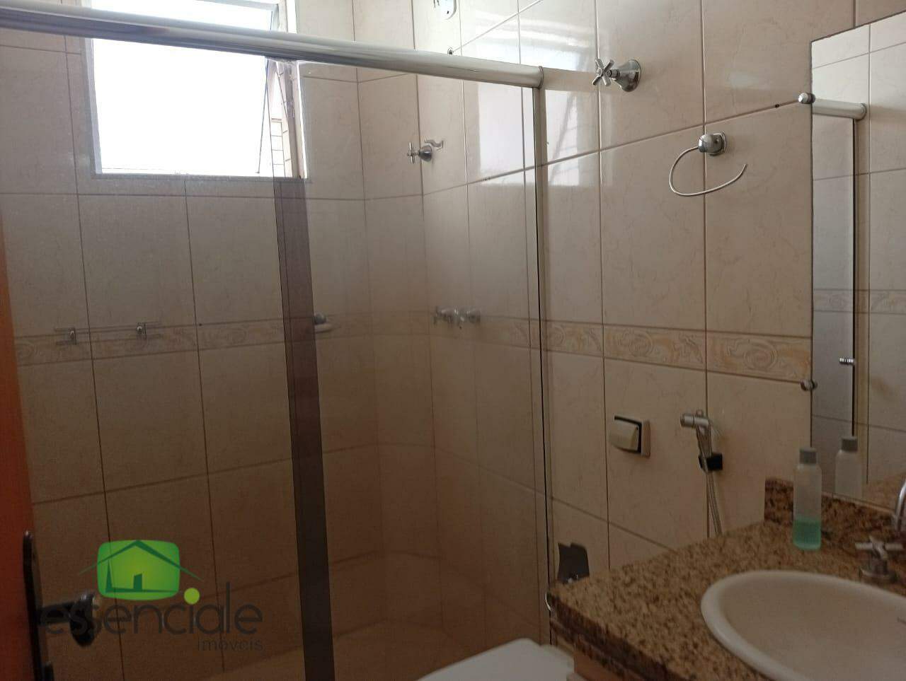 Apartamento para alugar com 3 quartos, 120m² - Foto 2