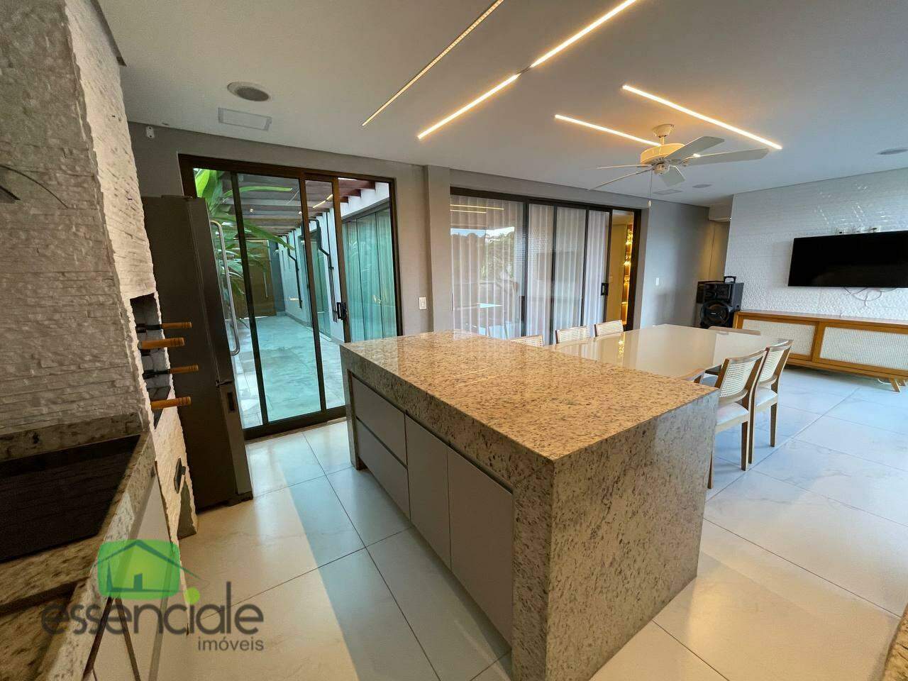 Casa de Condomínio para alugar com 3 quartos, 300m² - Foto 8