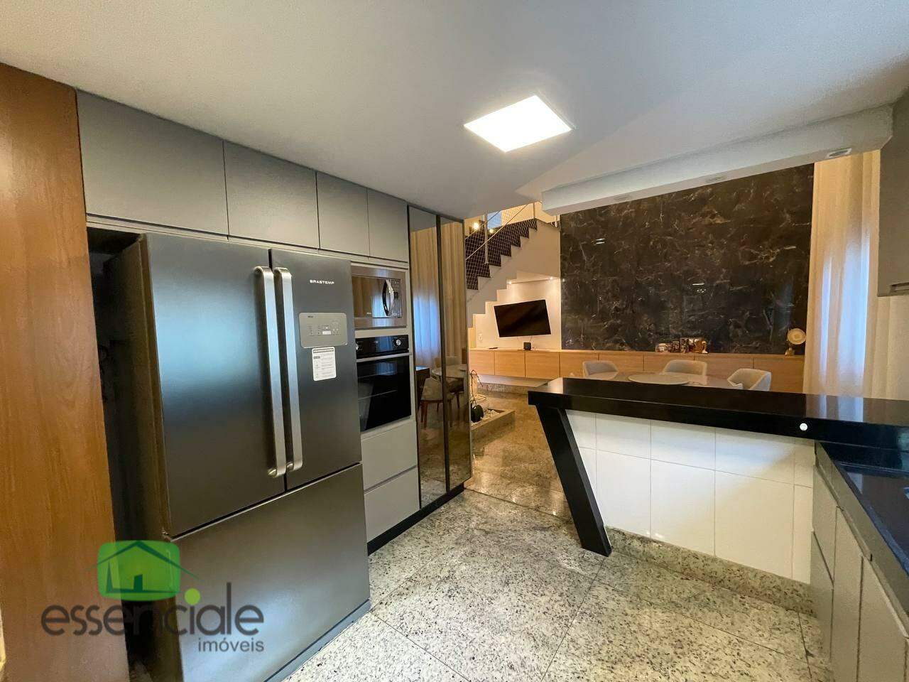 Casa de Condomínio para alugar com 3 quartos, 300m² - Foto 5