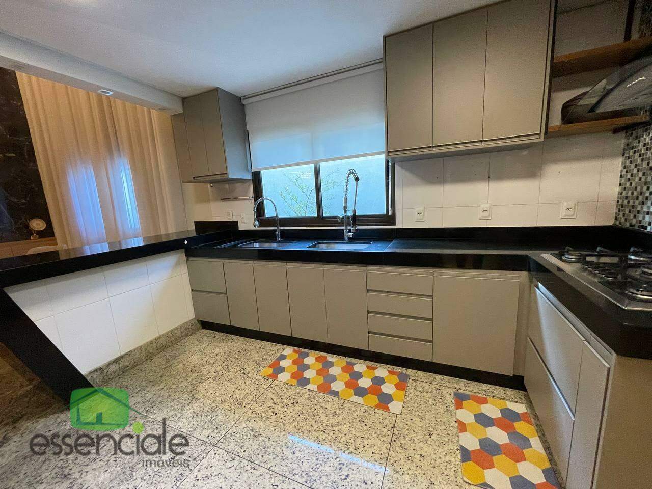 Casa de Condomínio para alugar com 3 quartos, 300m² - Foto 6