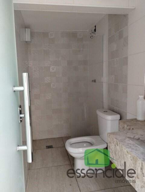 Casa para alugar com 3 quartos, 200m² - Foto 21