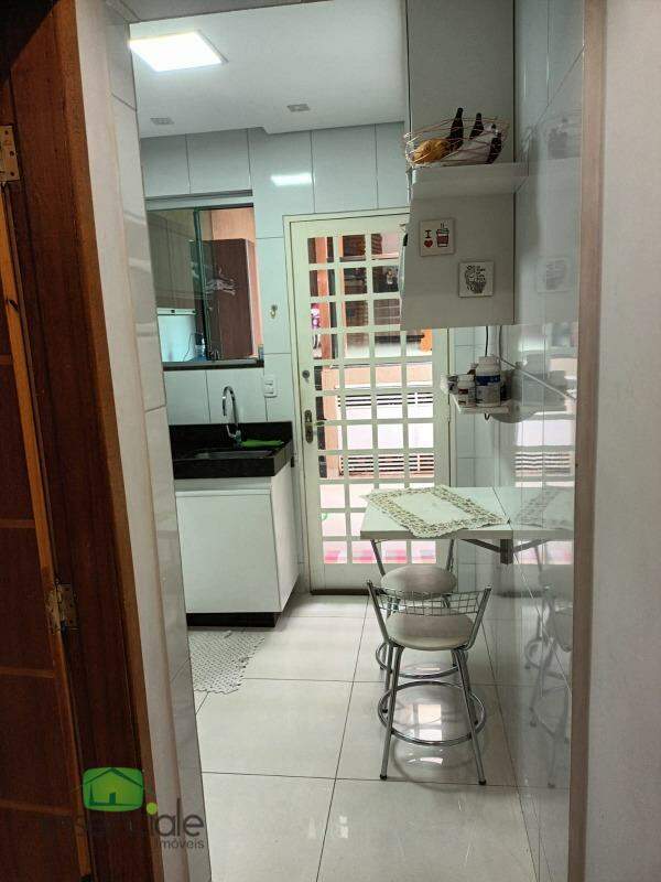 Casa para alugar com 2 quartos, 107m² - Foto 13