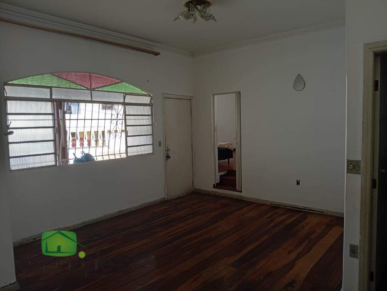 Casa para alugar com 4 quartos, 360m² - Foto 4