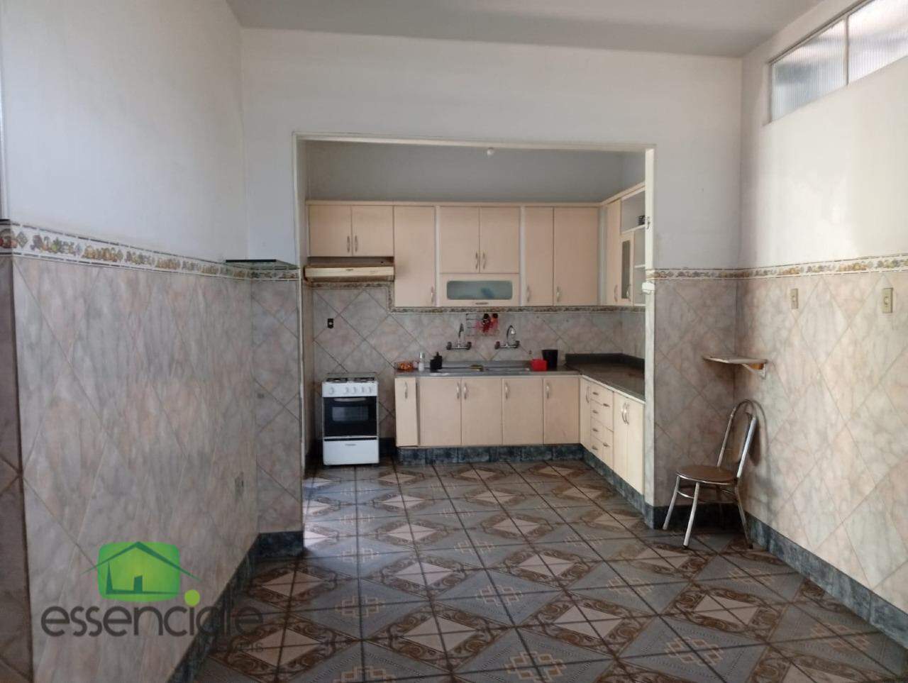 Casa para alugar com 4 quartos, 360m² - Foto 17