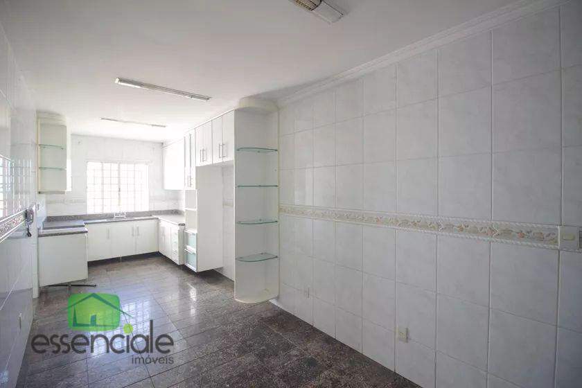 Casa para alugar com 3 quartos, 361m² - Foto 11