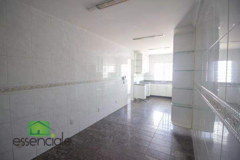 Casa para alugar com 3 quartos, 361m² - Foto 10